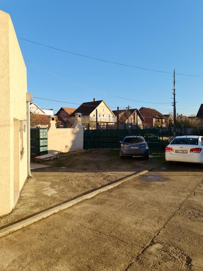 Airport Molko Apartments Surcin Exterior photo