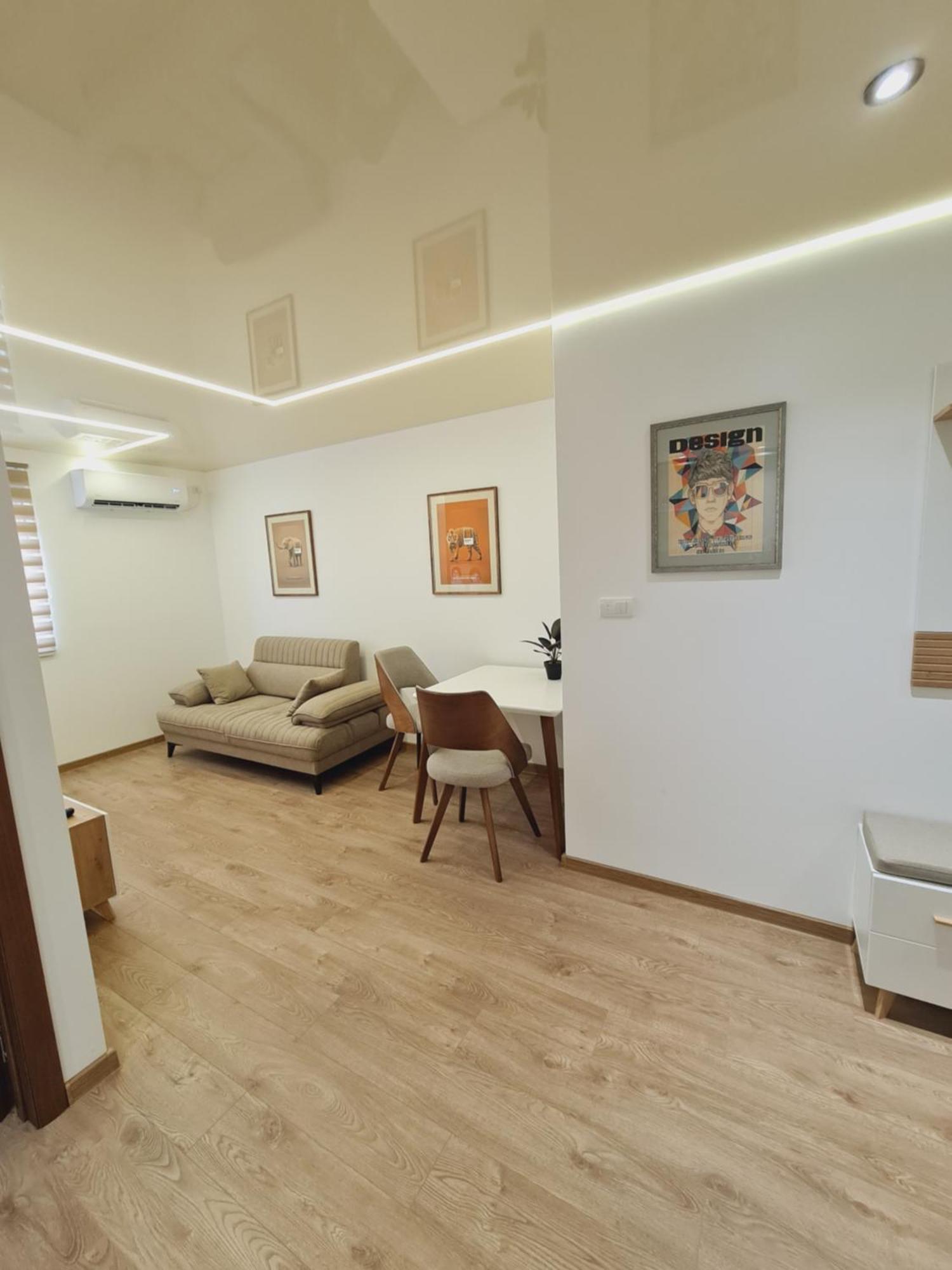 Airport Molko Apartments Surcin Exterior photo